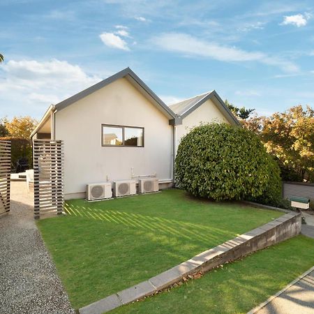 Distinctive Stylish And Spacious Family Home Queenstown Exteriör bild